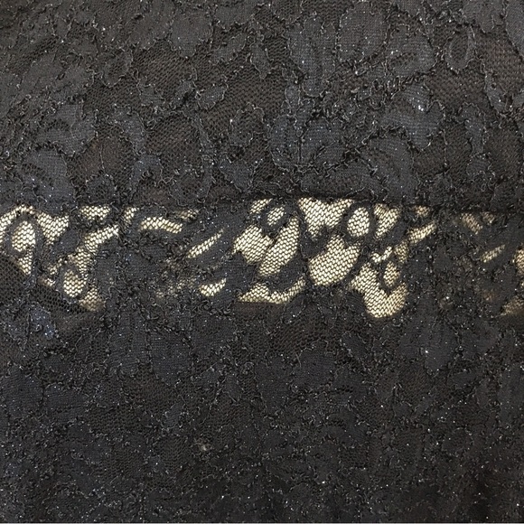 Stunning Lace Gown, Midnight Blue Off the Shoulder, NWT. Le Chateau. US4-6. - Picture 4 of 10